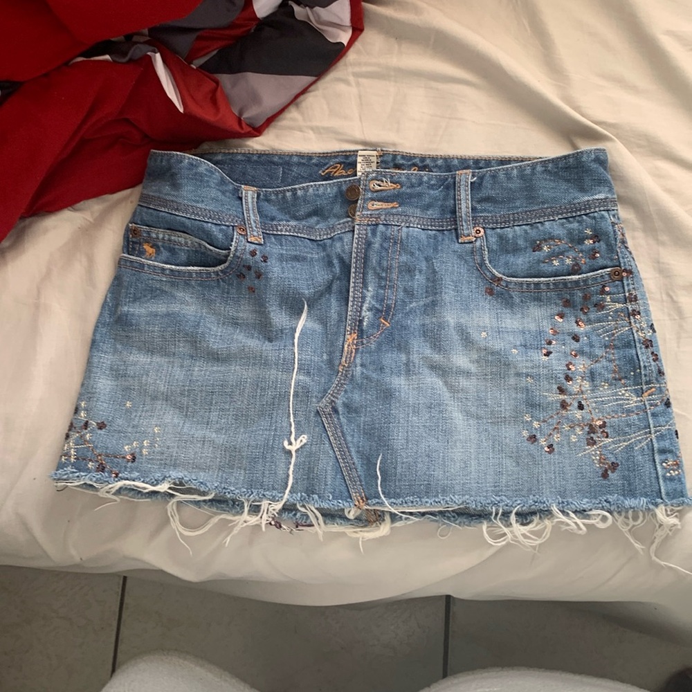 This skirt is really small.